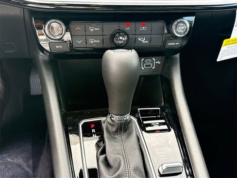 New 2026 Jeep Compass Latitude image 15