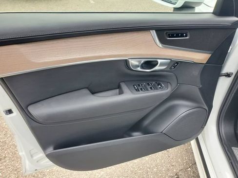 Certified 2025 Volvo XC90 B5 Plus AWD/4WD image 10