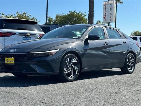 Certified 2025 Hyundai Elantra Sport image 8