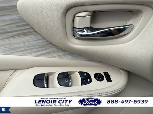 Used 2015 Nissan Murano Platinum w/ Platinum Technology Package AWD/4WD image 18