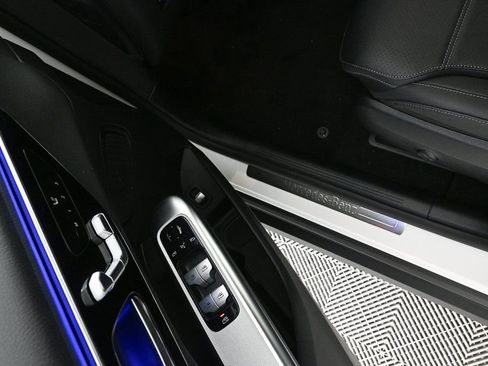 New 2025 Mercedes-Benz GLC 300 4MATIC image 9