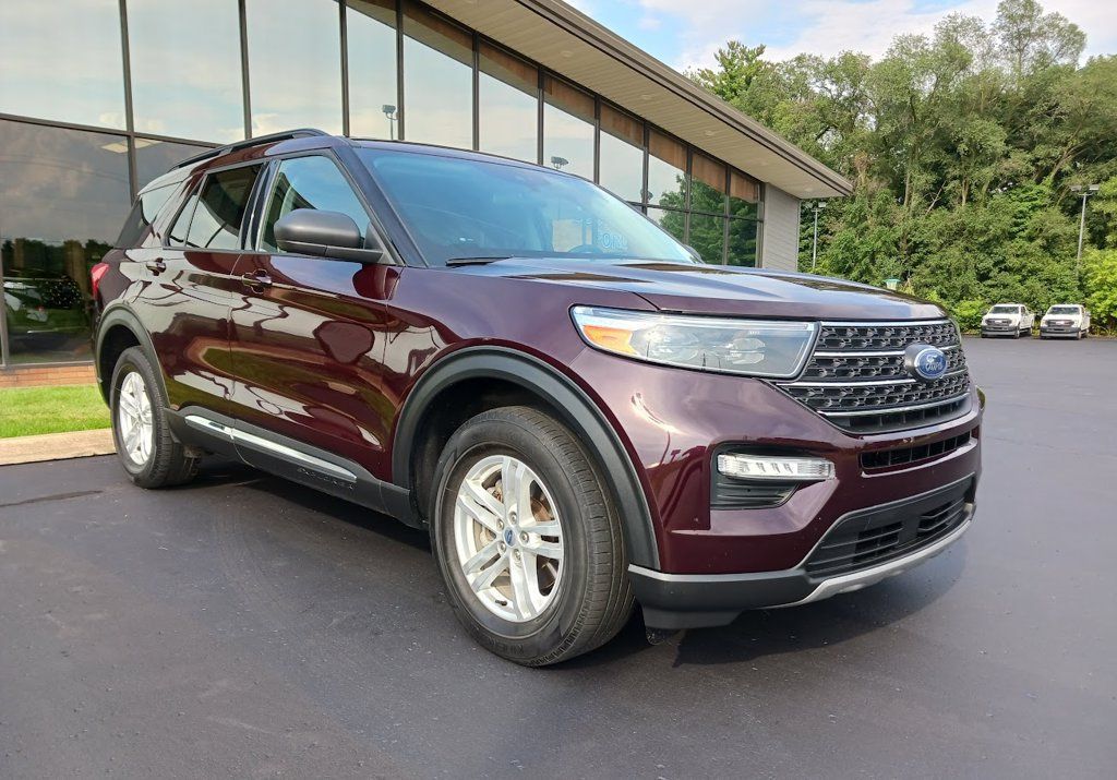 Used 2022 Ford Explorer XLT w/ Equipment Group 202A AWD/4WD image 13