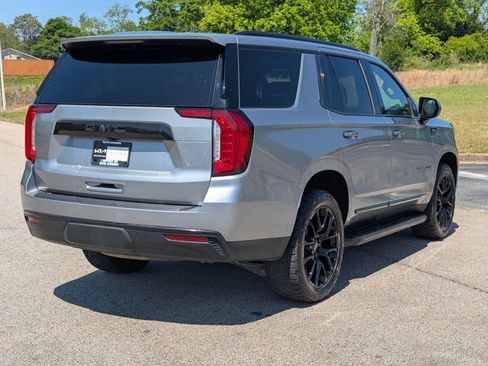 Used 2023 GMC Yukon SLT AWD/4WD image 7
