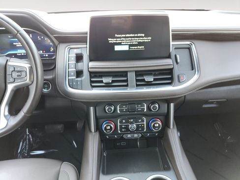 Used 2024 Chevrolet Suburban LT AWD/4WD image 11