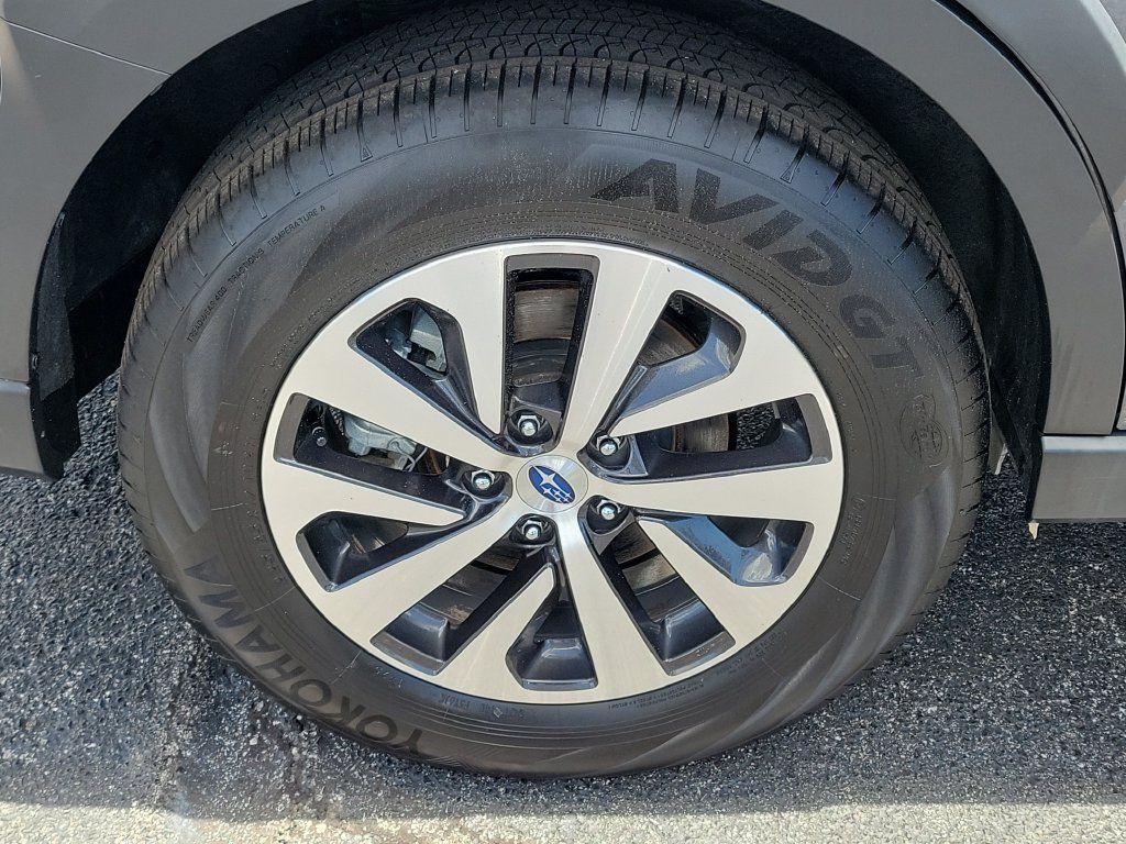 Used 2025 Subaru Outback Premium AWD/4WD image 7