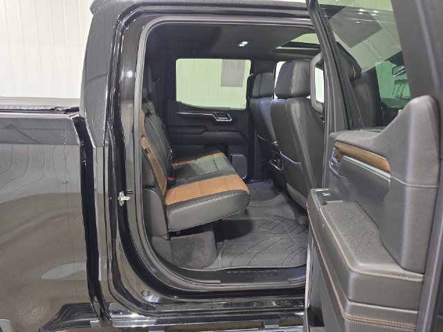 Used 2024 Chevrolet Silverado 1500 High Country w/ High Country Premium Package AWD/4WD image 29
