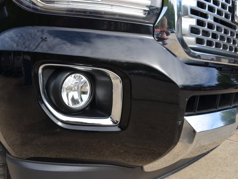 Used 2020 GMC Canyon Denali AWD/4WD image 9