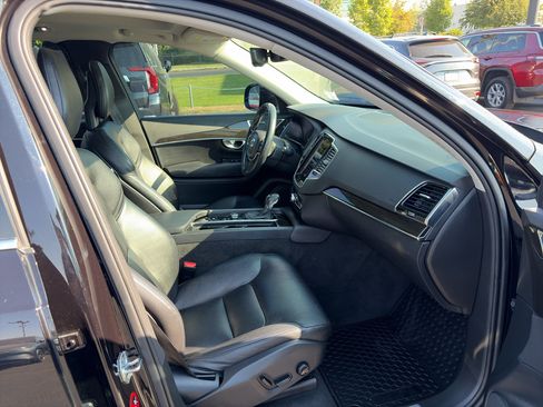 Used 2018 Volvo XC90 T6 Momentum w/ Convenience Package AWD/4WD image 20