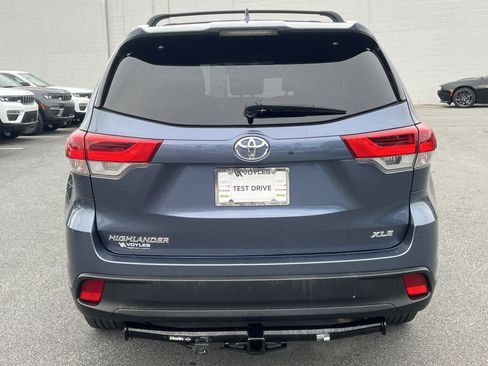 Used 2019 Toyota Highlander XLE image 4