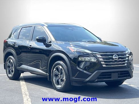 Used 2024 Nissan Rogue SV w/ SV Premium Package FWD image 4