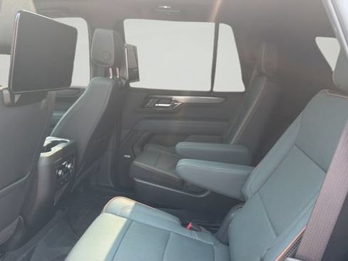 Used 2025 GMC Yukon AT4 w/ AT4 Premium Plus Package AWD/4WD image 13