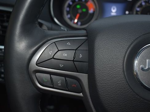 Used 2019 Jeep Cherokee Limited w/ Luxury Group image 21