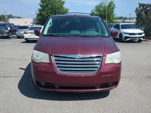 Used 2008 Chrysler Town & Country Touring FWD image 3