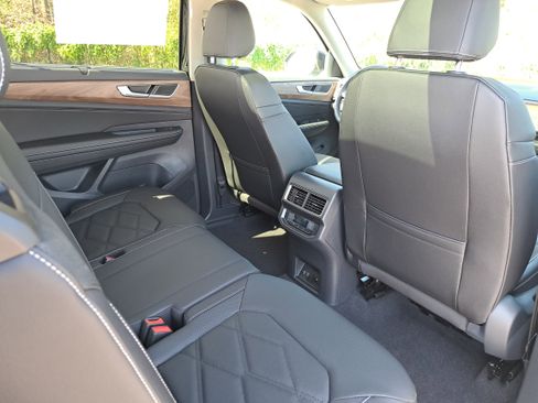 New 2026 Volkswagen Atlas SE FWD image 11