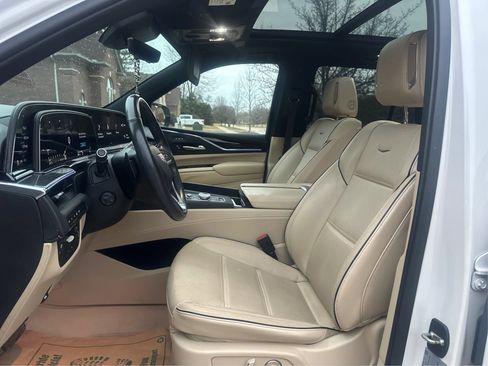 Used 2021 Cadillac Escalade Premium Luxury w/ Performance Package image 10