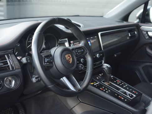 Certified 2024 Porsche Macan GTS AWD/4WD image 4