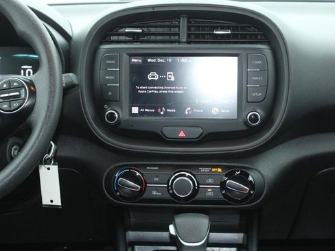 Used 2024 Kia Soul LX w/ Option Group 015 image 16