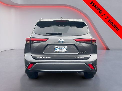 Used 2021 Toyota Highlander Limited image 4