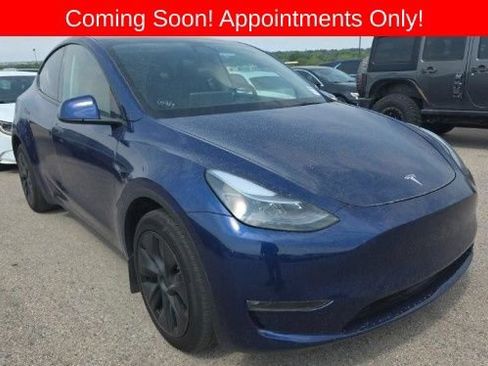 Used 2025 Tesla Model Y Long Range AWD/4WD image 1