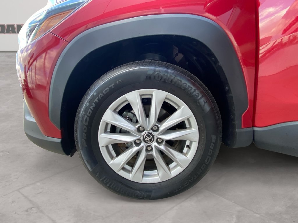 Used 2023 Toyota Corolla Cross LE AWD/4WD image 14