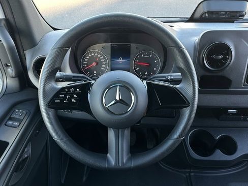 Used 2025 Mercedes-Benz Sprinter 2500 image 13