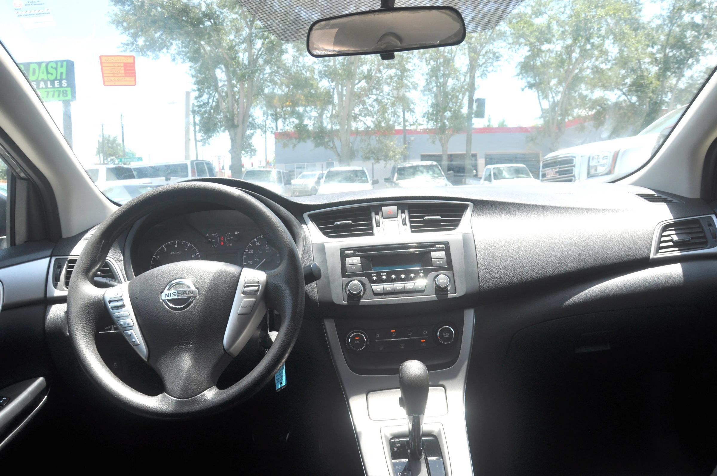 Used 2015 Nissan Sentra SV FWD image 17