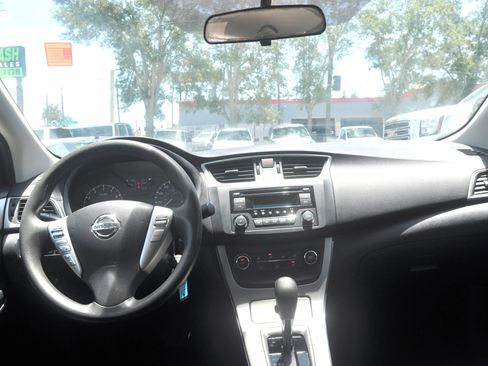 Used 2015 Nissan Sentra SV FWD image 17