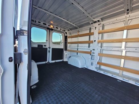 Used 2025 RAM ProMaster 2500 w/ U-Haul Equipment Group FWD image 18