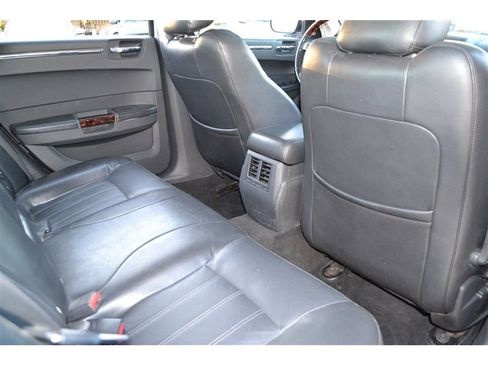 Used 2008 Chrysler 300 C image 30