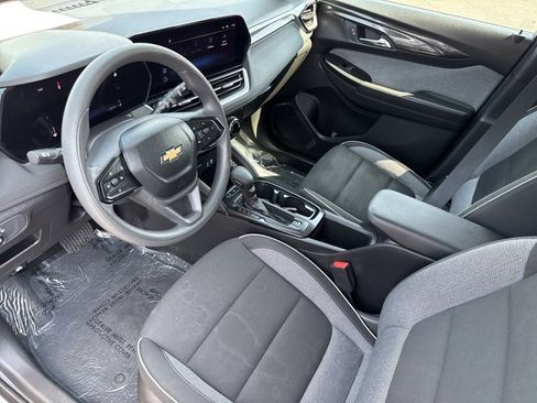 Used 2025 Chevrolet TrailBlazer LT image 11