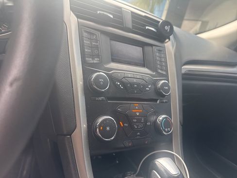 Used 2014 Ford Fusion SE w/ Equipment Group 202A image 19