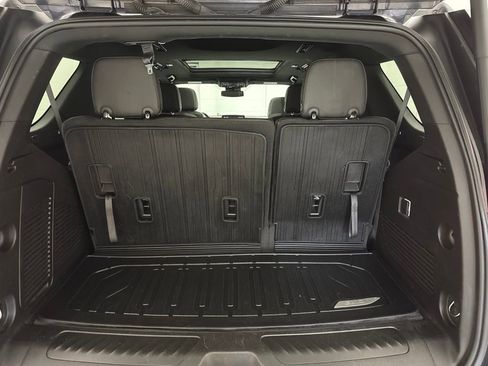 Used 2023 GMC Yukon SLT AWD/4WD image 12