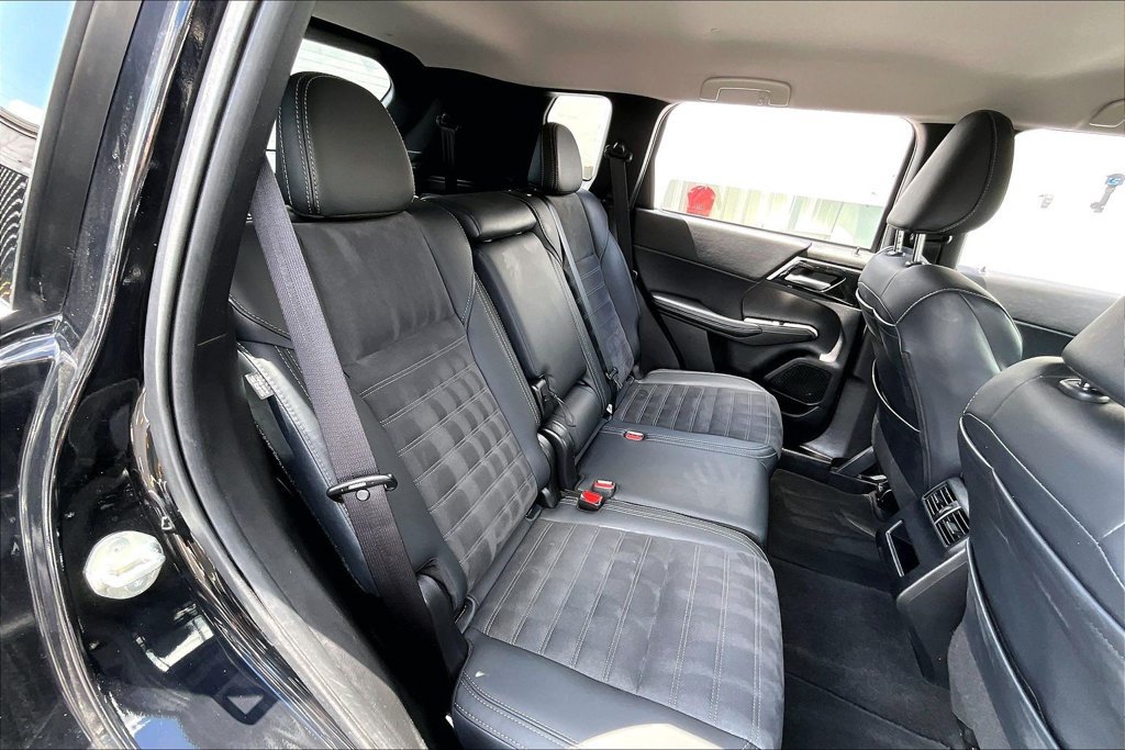 Used 2024 Mitsubishi Outlander SE AWD/4WD image 23