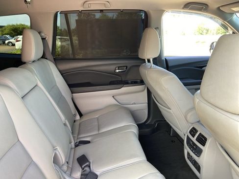 Used 2018 Honda Pilot Touring image 21