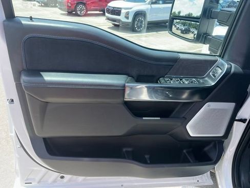 Used 2025 Ford F350 Platinum AWD/4WD image 12
