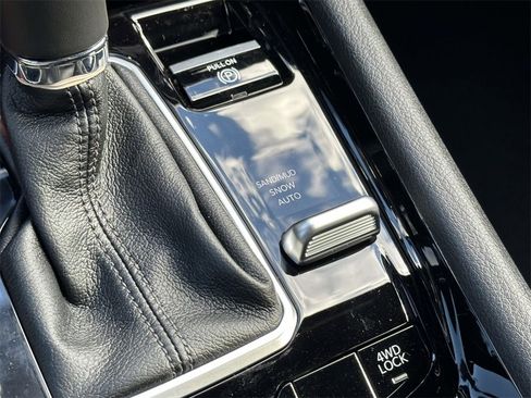 New 2026 Jeep Compass Limited image 16