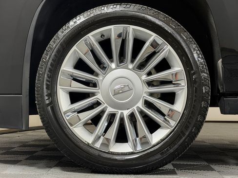 Used 2017 Cadillac Escalade Platinum AWD/4WD image 12