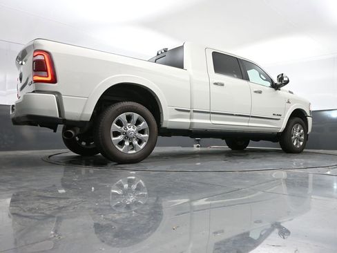 Used 2022 RAM 2500 Limited AWD/4WD image 41