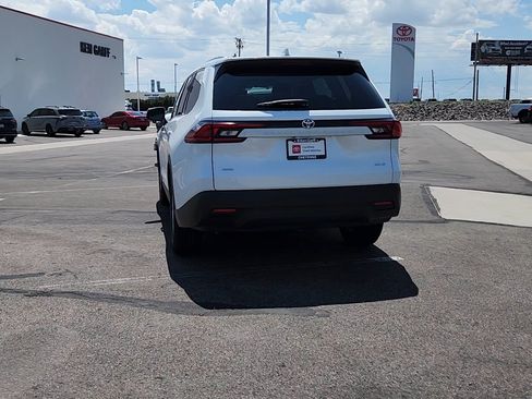 Certified 2025 Toyota Grand Highlander AWD image 3
