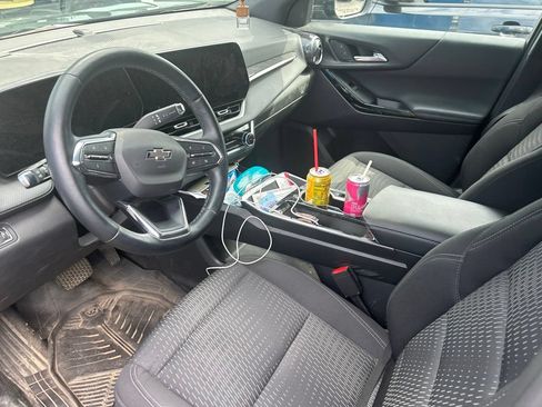 Used 2025 Chevrolet Equinox LT w/ Safety and Technology Package AWD/4WD image 9