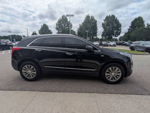 Used 2018 Cadillac XT5 Luxury w/ Driver Awareness Package FWD image 9