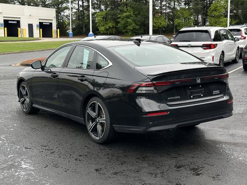 Used 2025 Honda Accord Sport image 10