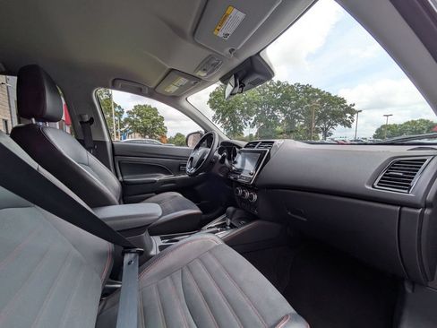 Used 2025 Mitsubishi Outlander Sport SE AWD/4WD image 31