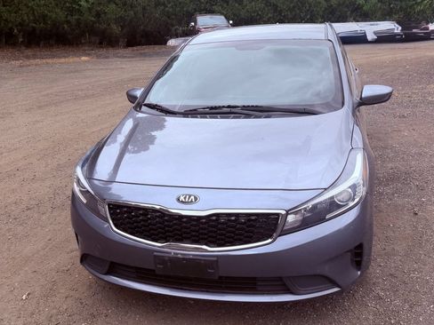 Used 2018 Kia Forte S FWD image 2