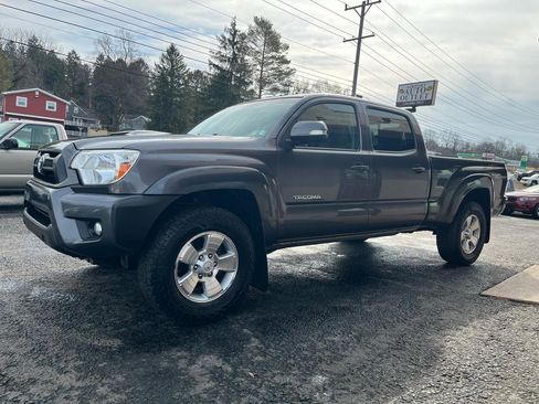 Used 2015 Toyota Tacoma 4x4 Double Cab w/ TRD Sport Package image 9