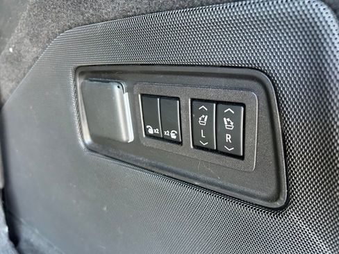 Used 2023 Cadillac Escalade Premium Luxury RWD image 44