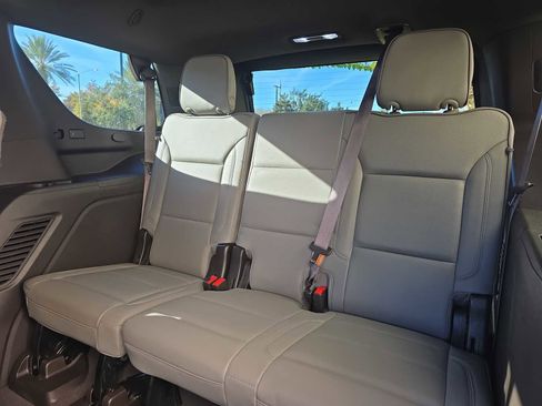 Used 2023 GMC Yukon SLT image 11