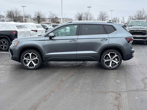 New 2026 Volkswagen Taos SEL image 3