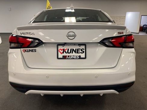 Used 2024 Nissan Versa SR image 10