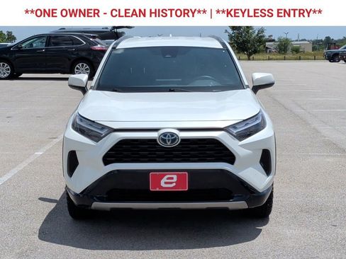 Used 2022 Toyota RAV4 SE AWD/4WD image 2